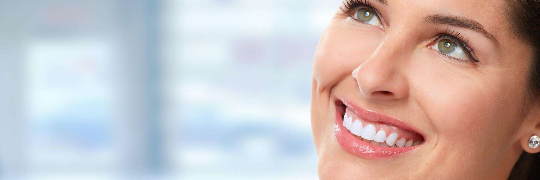 woman smiling | teeth whitening mccrae 